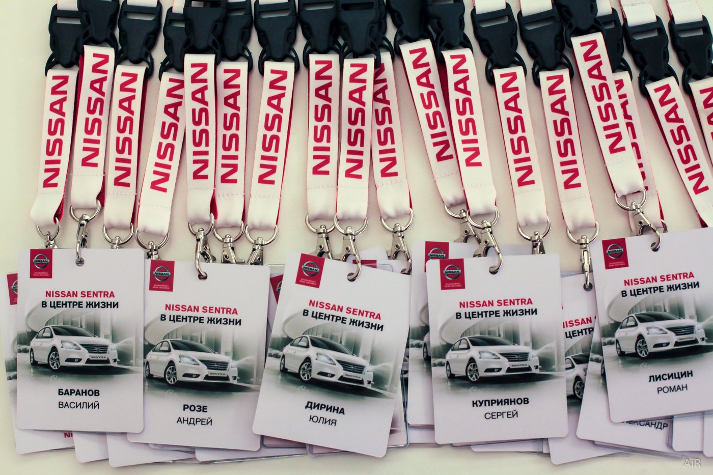 Именные бейджи участников тест-драйва Nissan Sentra